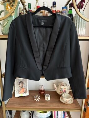 H&M Black Cropped Shawl-Collar Blazer